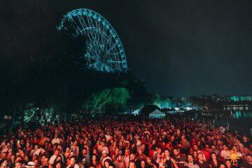 15.000 de oameni au participat la Balkanik Festival #13. Brâncuși Reimagined a transformat Parcul Tei prin sculptură, lumină și video mapping