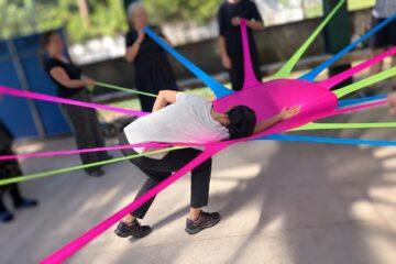 Când dansul încetinește orașul: Gravity Break deschide un laborator de cercetare coregrafică între apă, corp și spațiul public