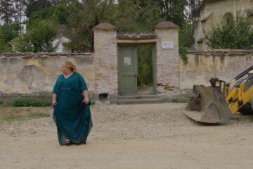 Satul se schimbă odată cu oamenii care-l locuiesc: proiecția documentarului „În primul rând, să nu faci rău” & vernisajul expoziției „Sat. Migrație. Intervenție. Film”